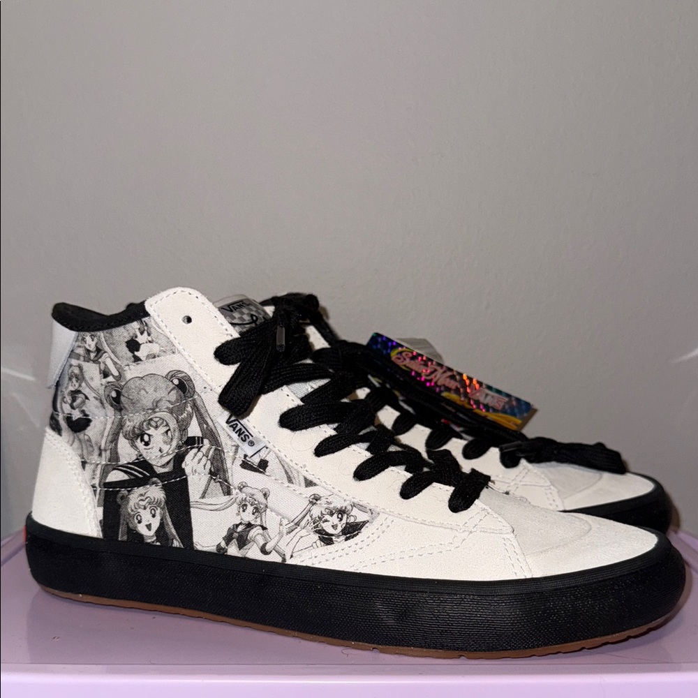 ⬇️Unisex Vans x Sailor Moon Anime Graphic Black and White Sneakers